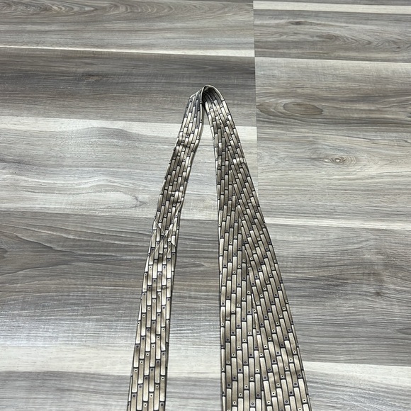 Van Heusen neck  tie 100% silk - Picture 7 of 7